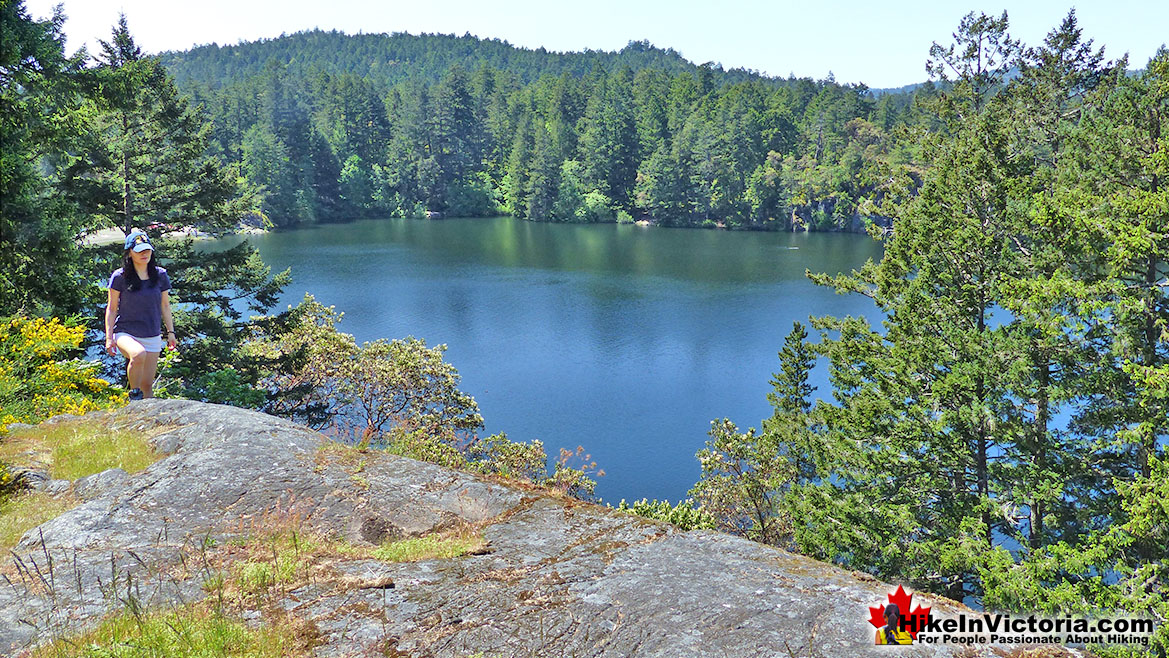 Thetis Lake Hike in Victoria